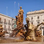 Archimede Charm - Historical Palace In Ortigia