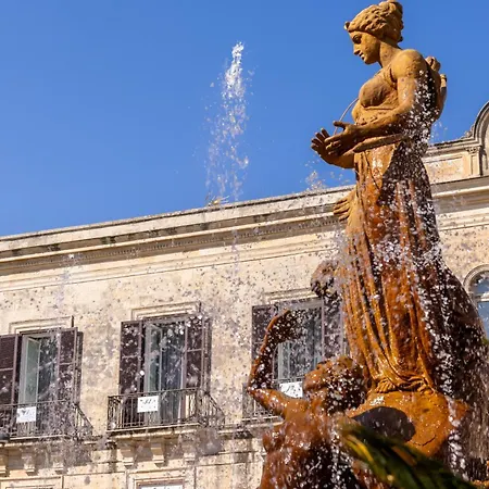 Bed & Breakfast Archimede Charm - Historical Palace In Ortigia 3*
