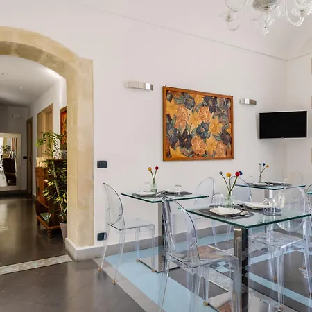 Bed & Breakfast Archimede Charm - Historical Palace In Ortigia 3*