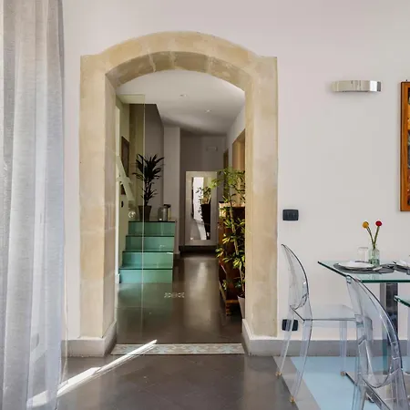Archimede Charm - Historical Palace In Ortigia Bed & Breakfast 3*