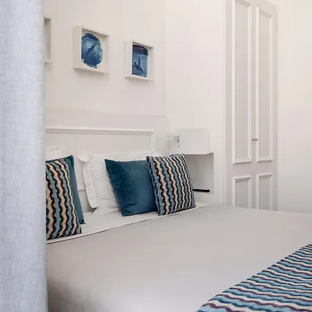 Archimede Charm - Historical Palace In Ortigia Bed & Breakfast 3*