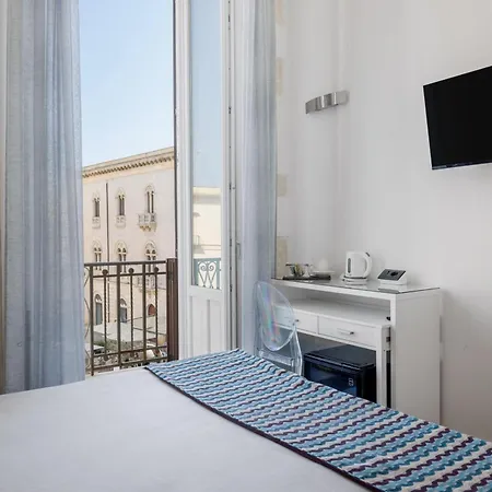 Archimede Charm B&B - Historical Palace In Ortigia