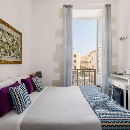 Archimede Charm - Historical Palace In Ortigia 3*