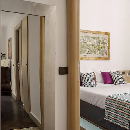 Archimede Charm - Historical Palace In Ortigia Bed & Breakfast