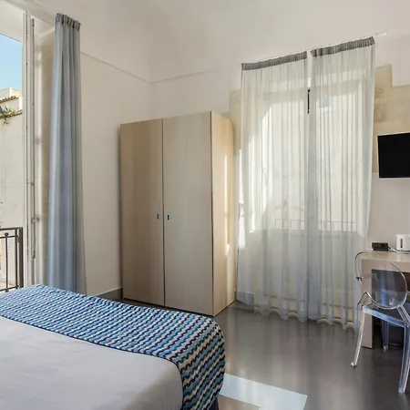 Oda ve Kahvaltı Archimede Charm B&B - Historical Palace In Ortigia Siraküza