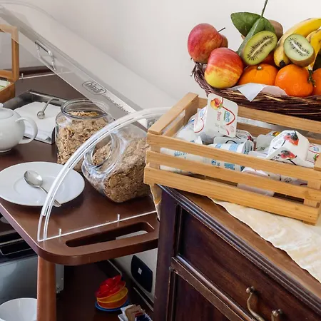 Archimede Charm - Historical Palace In Ortigia Bed & Breakfast