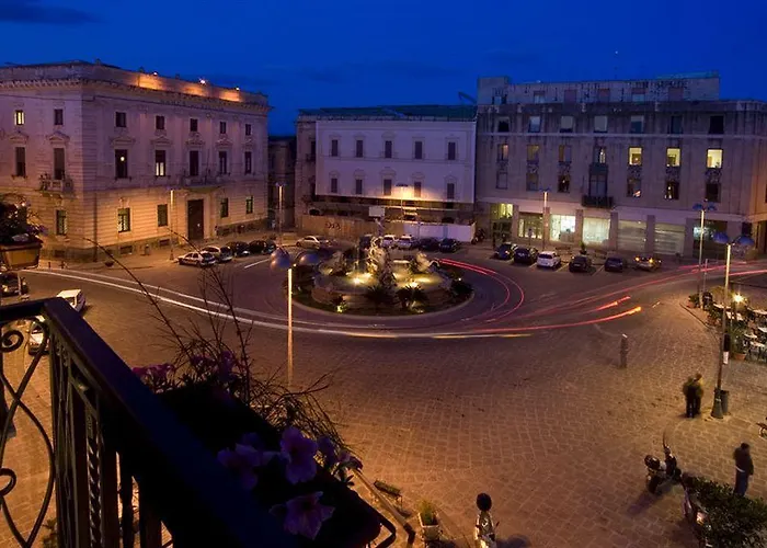 Oda ve Kahvaltı Archimede Charm B&B - Historical Palace In Ortigia Siraküza