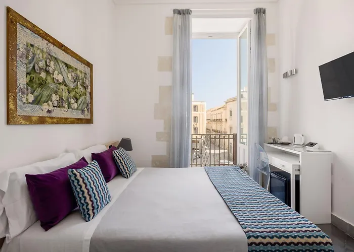 Archimede Charm B&B - Historical Palace In Ortigia 3*